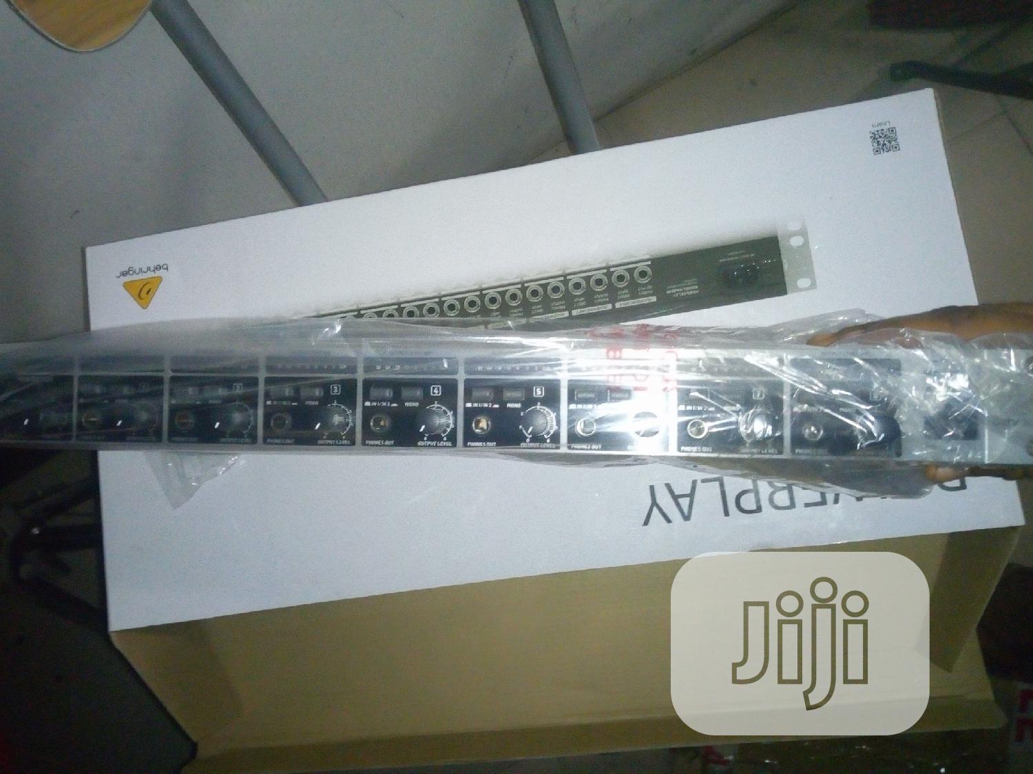 BEHRINGER 8-Channel High-Power Headphones Amplifier