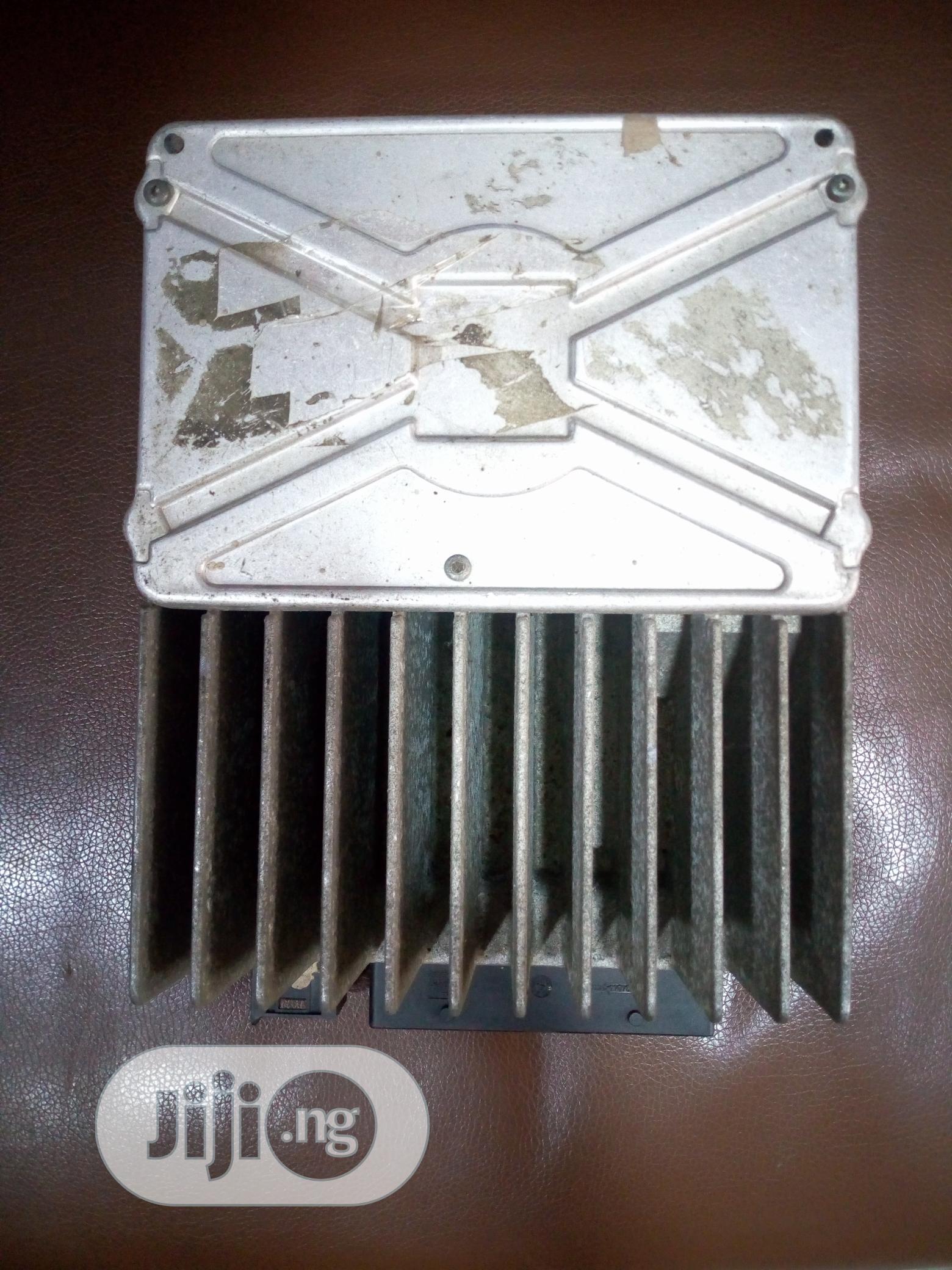 Mercedes ML 350 Amplifier