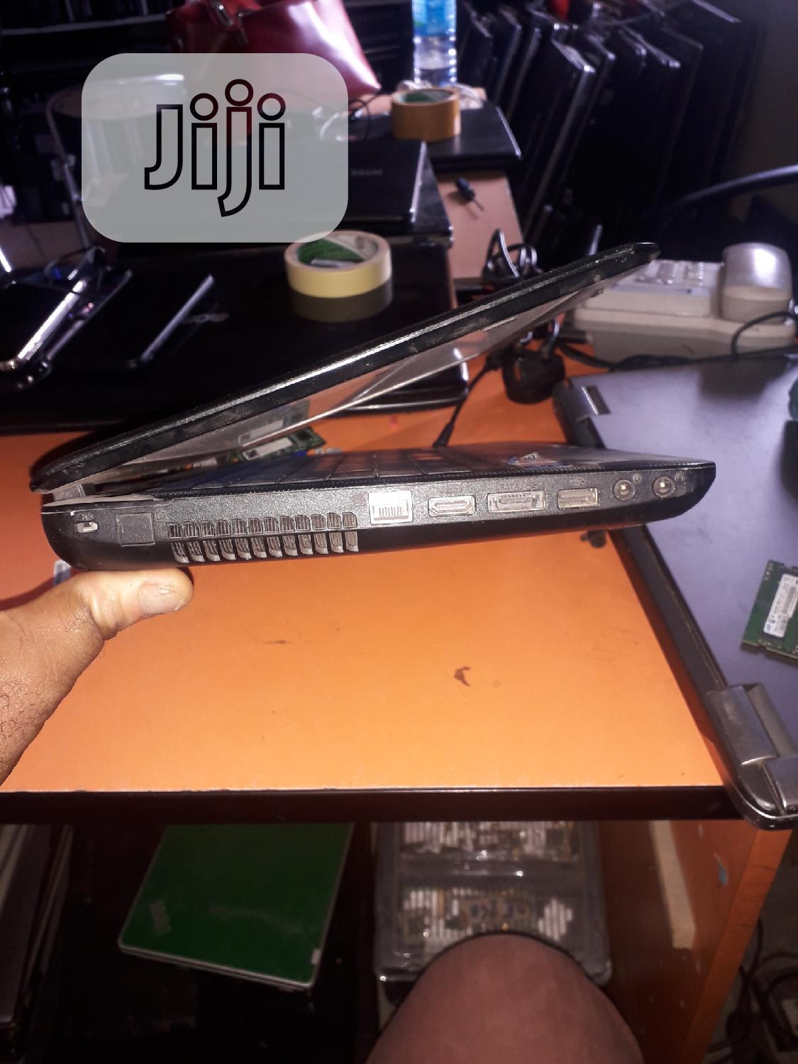 Laptop Toshiba Satellite L740 4GB Intel Core i3 HDD 250GB