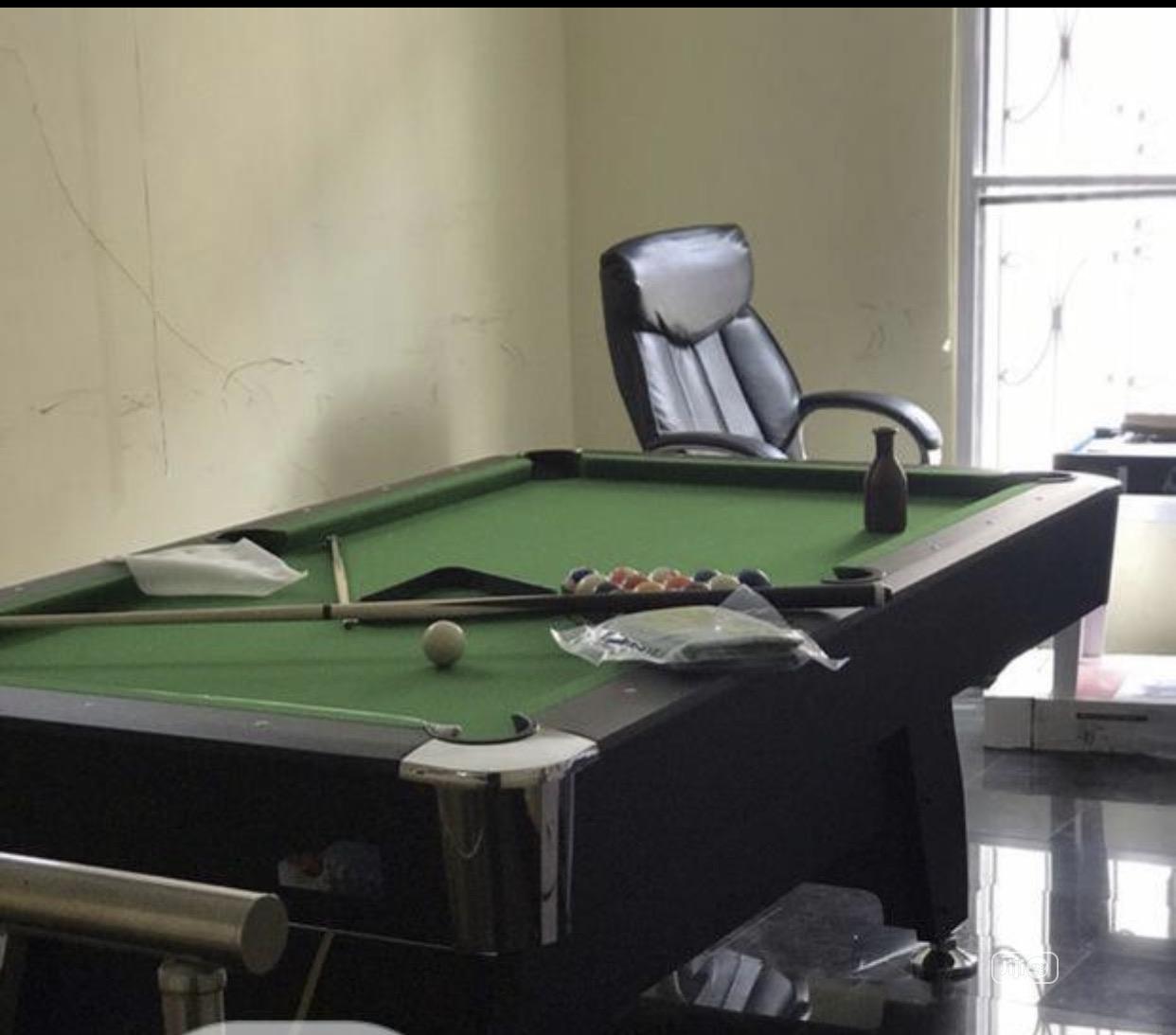 Pool Table With Complete Accessories