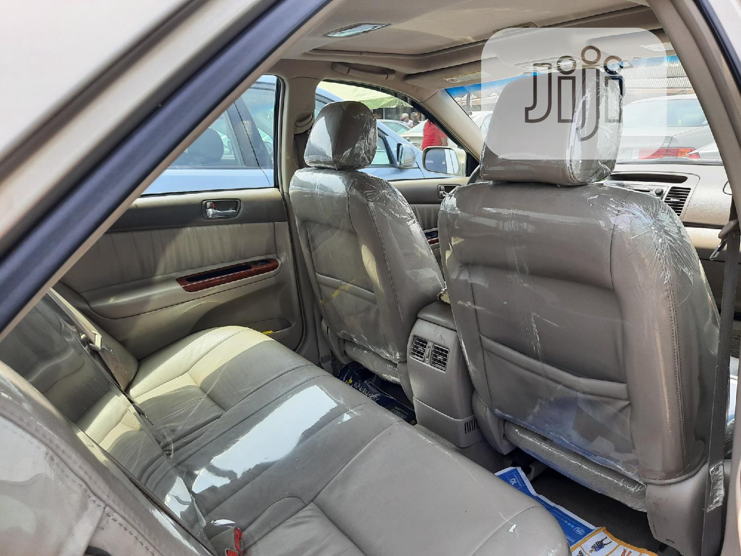 Toyota Camry 2004 Gold