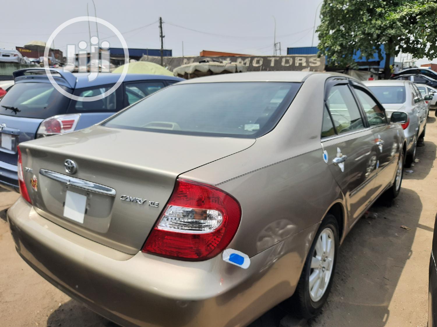 Toyota Camry 2004 Gold