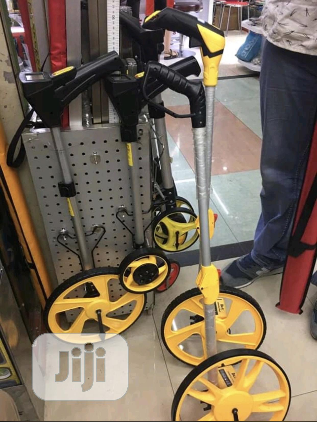 G-318 Measuring Wheels of Different Sizes
