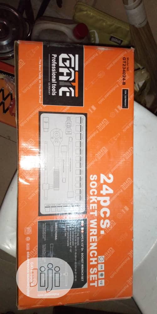 24pcs 1/2” Set of Sockets