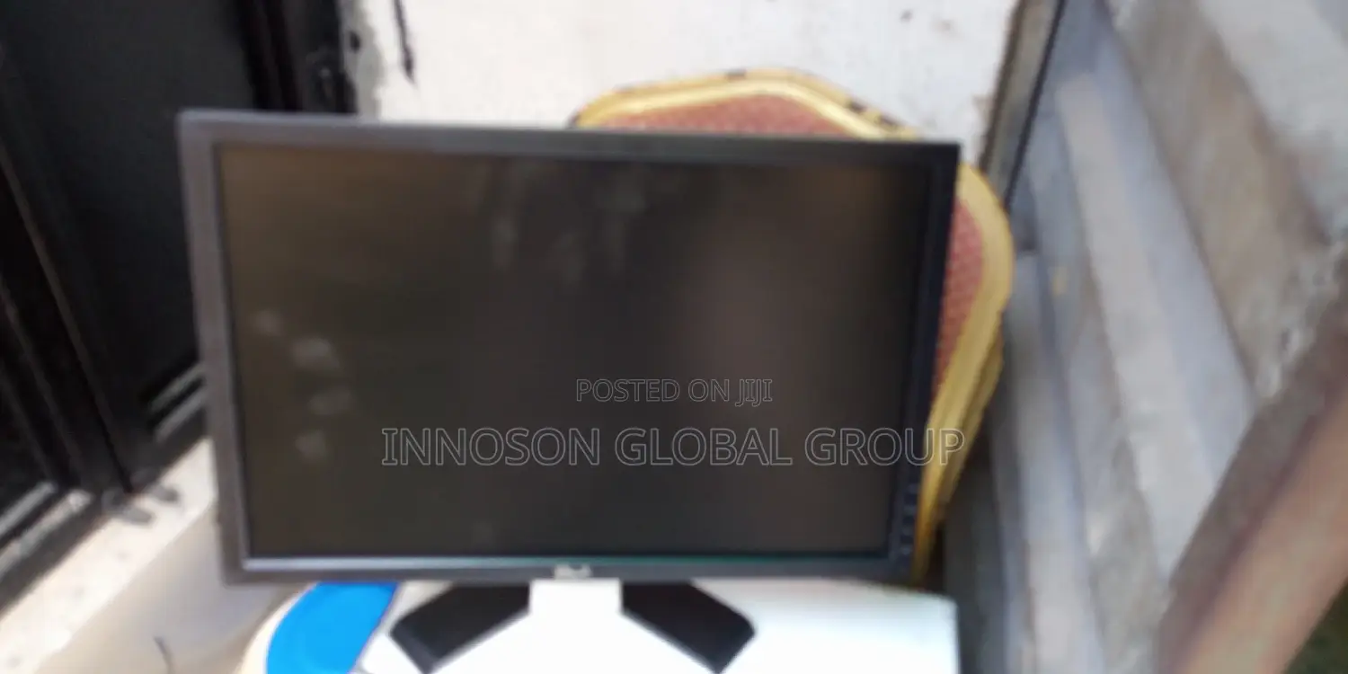 19 Inches Dell Monitor