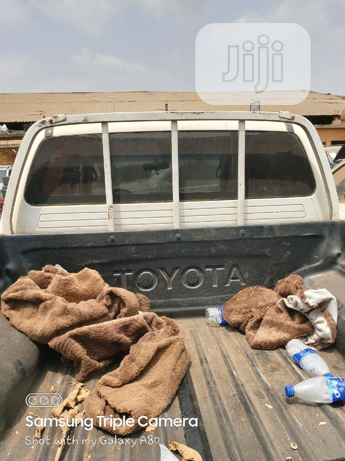 Toyota Hilux Back Protector Cover