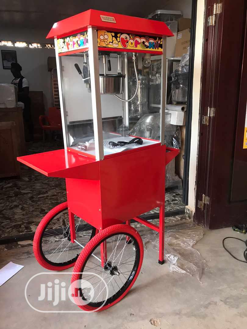 Popcorn Machine With Cat
