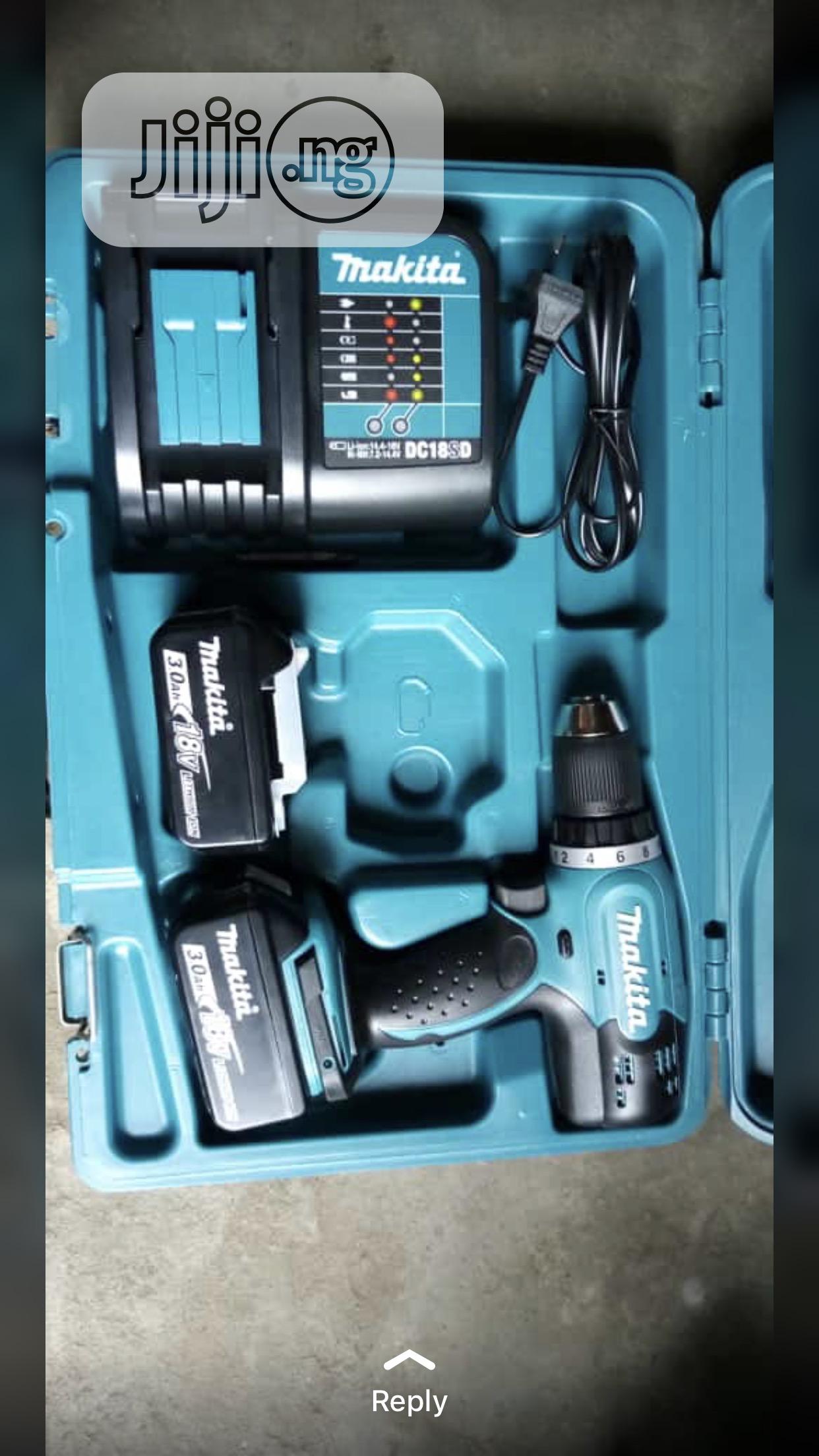 Makita Cordless Drill 18vts Original With Two Batteries