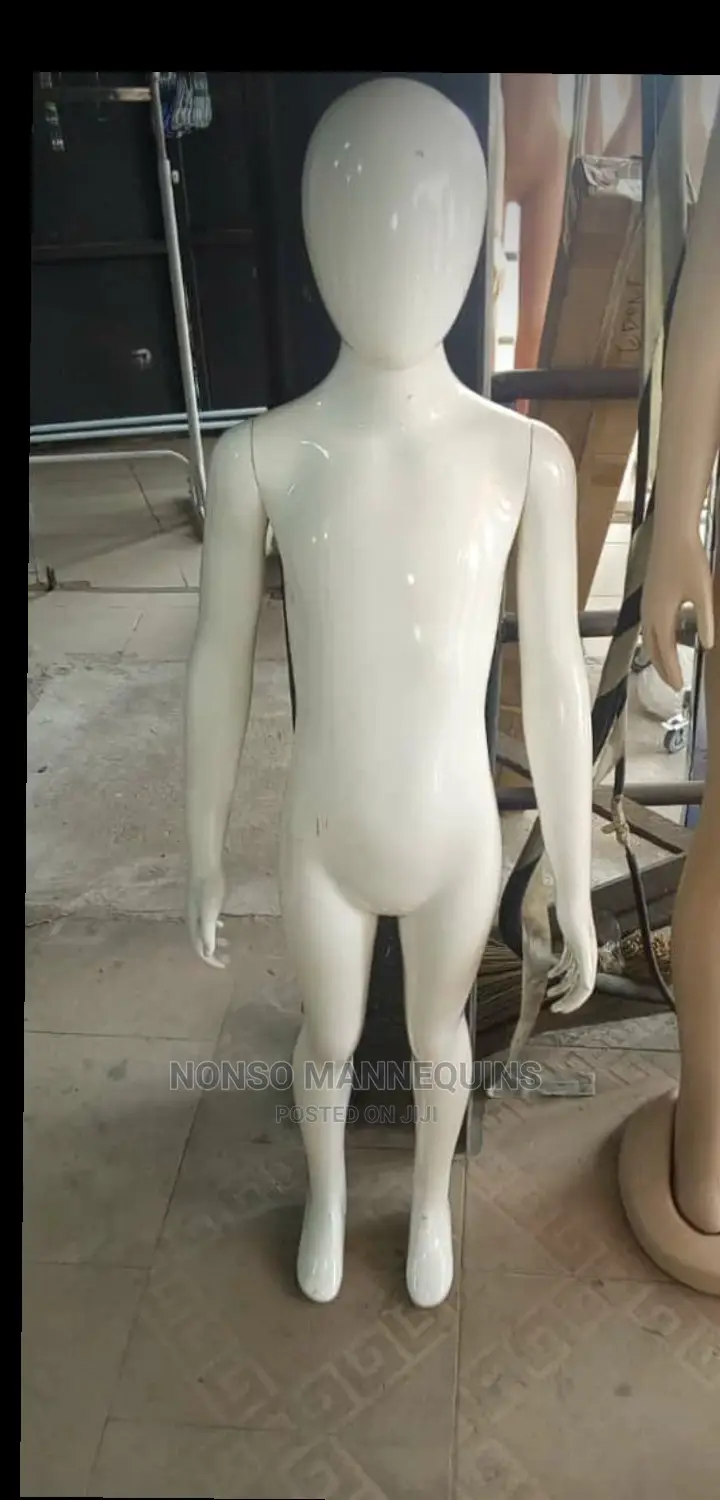 Unisex White Glossy Mannequin