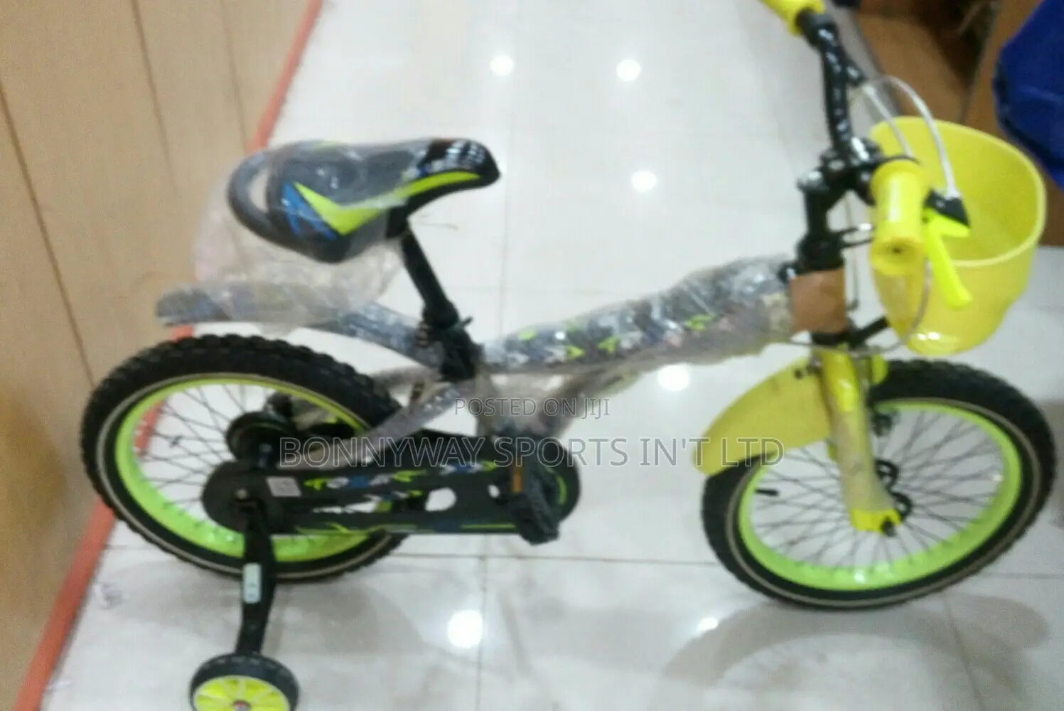 Size 16 Children Riding Bike Black