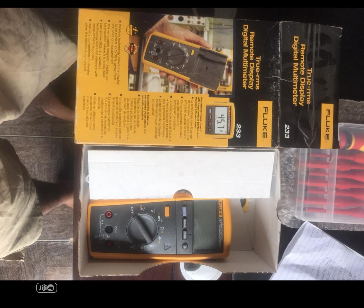 Fluke 233 Remote Display Digital Multimeter