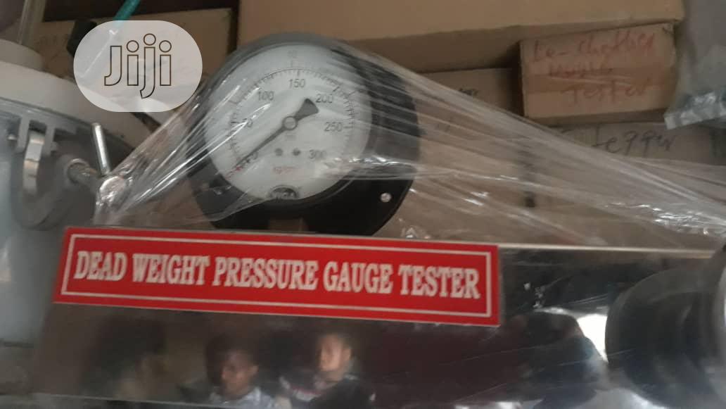 Dead Weight Pressure Gauge Tester