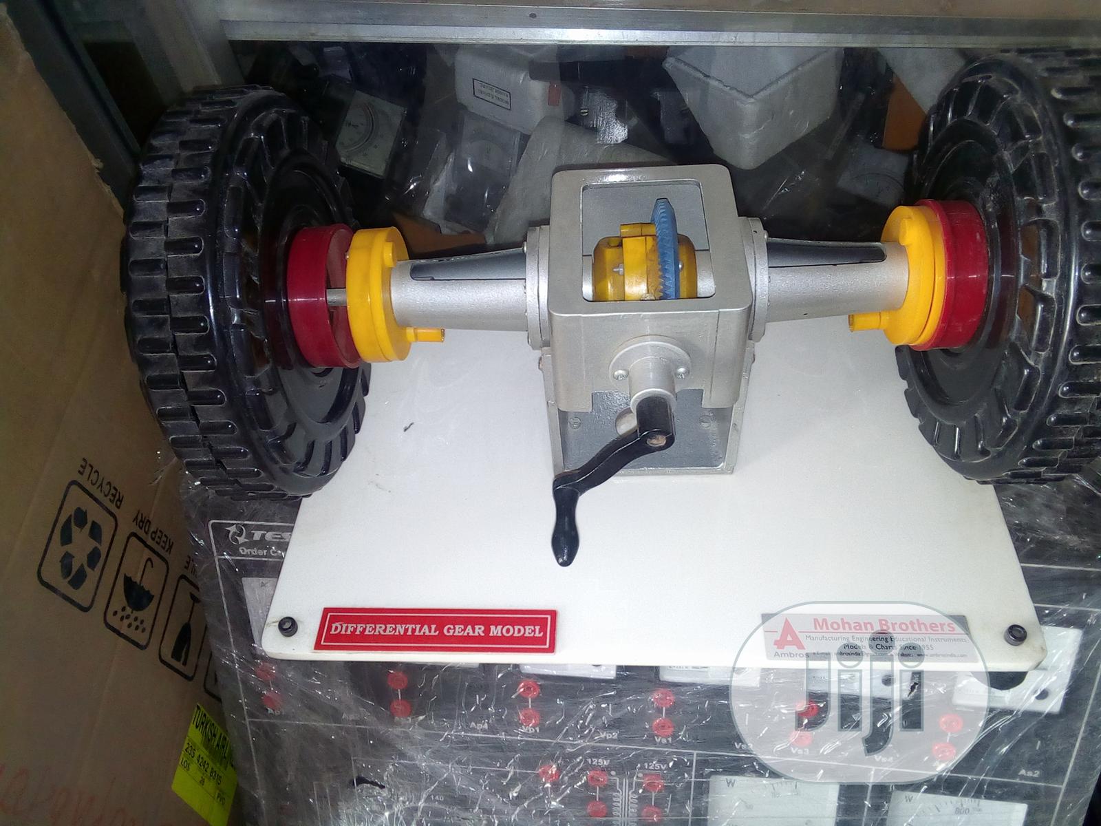Differential Gear Model Apparatus