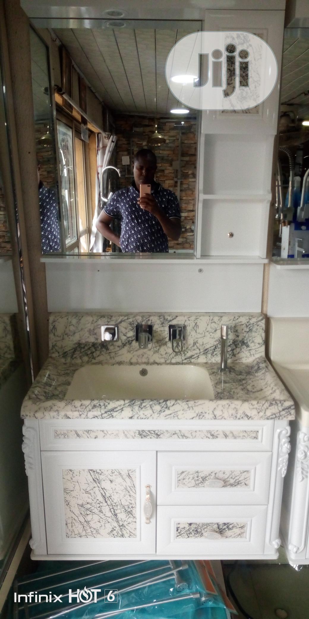 Cabinet With Mirror And Face Sh