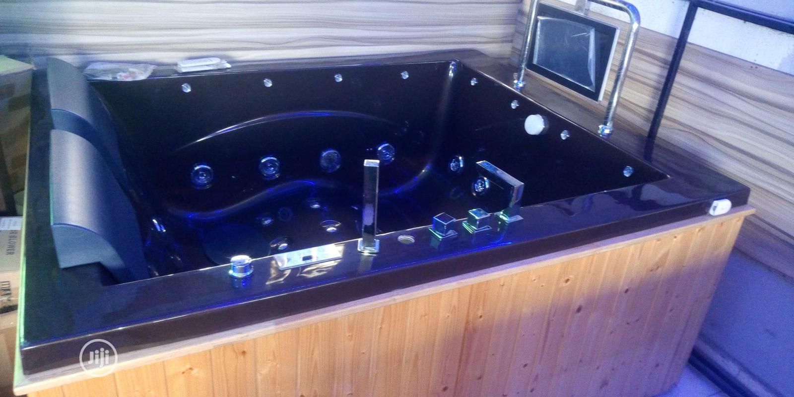 Italian Jacuzzi Black