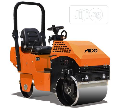 Mobile Vibrating Road Roller Machine