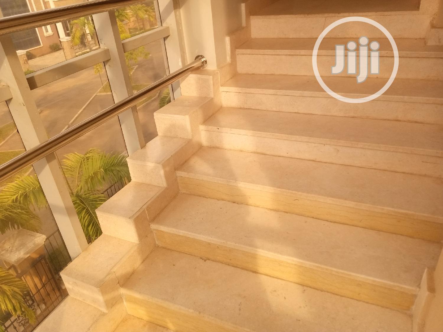 5bdrm Duplex in Jabi for sale