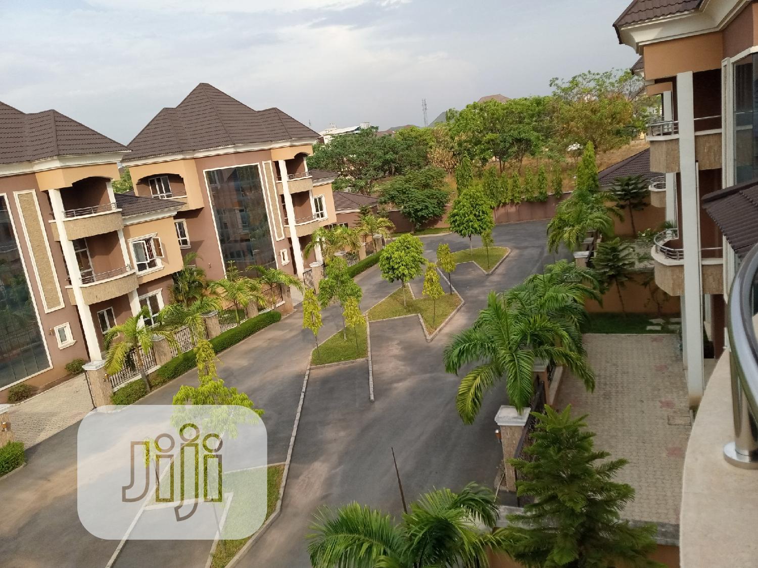 5bdrm Duplex in Jabi for sale