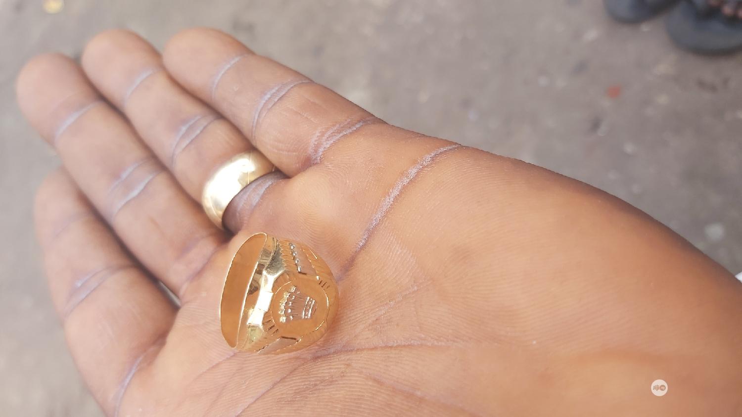 Italy 750 Pure 18karat Solid Gold Ring