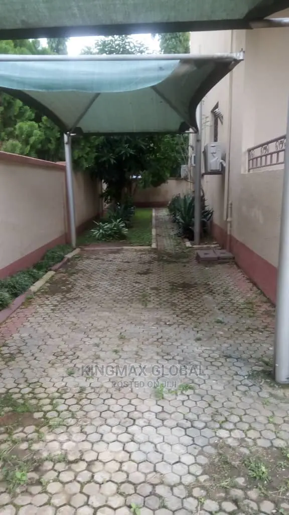 4bdrm Duplex in Maitama for sale