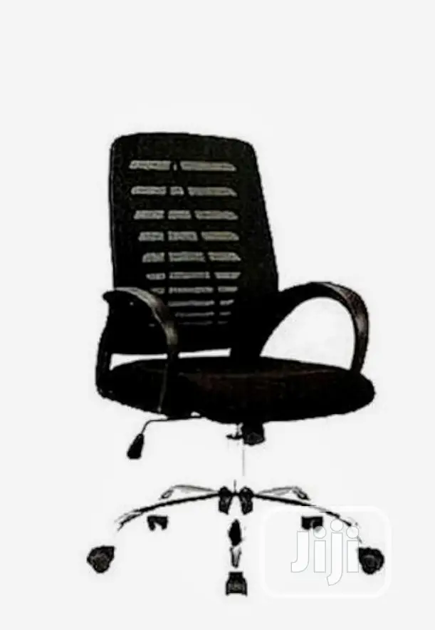 Black Mesh Swivel Office Chair