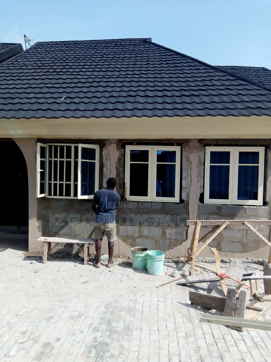 Aluminium Casement Window With Inner Burglary And Inner Net.