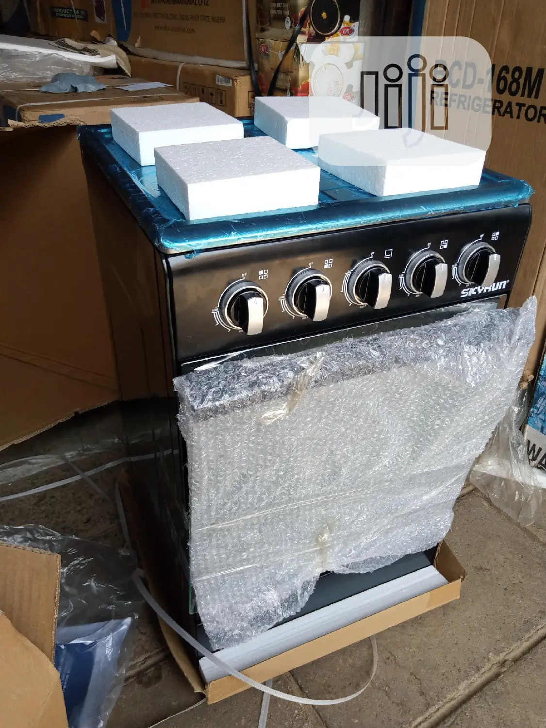 Skyrun 4 Burner Gas Cooker With Oven.