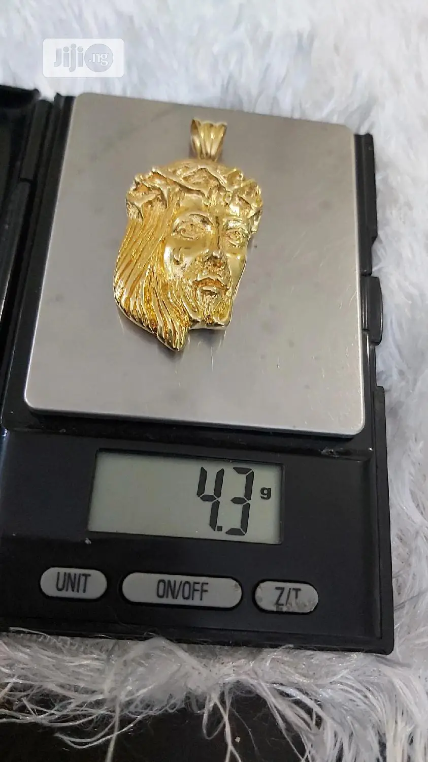 Italy 750 Pure 18karat Gold Pendant Jesus Piece
