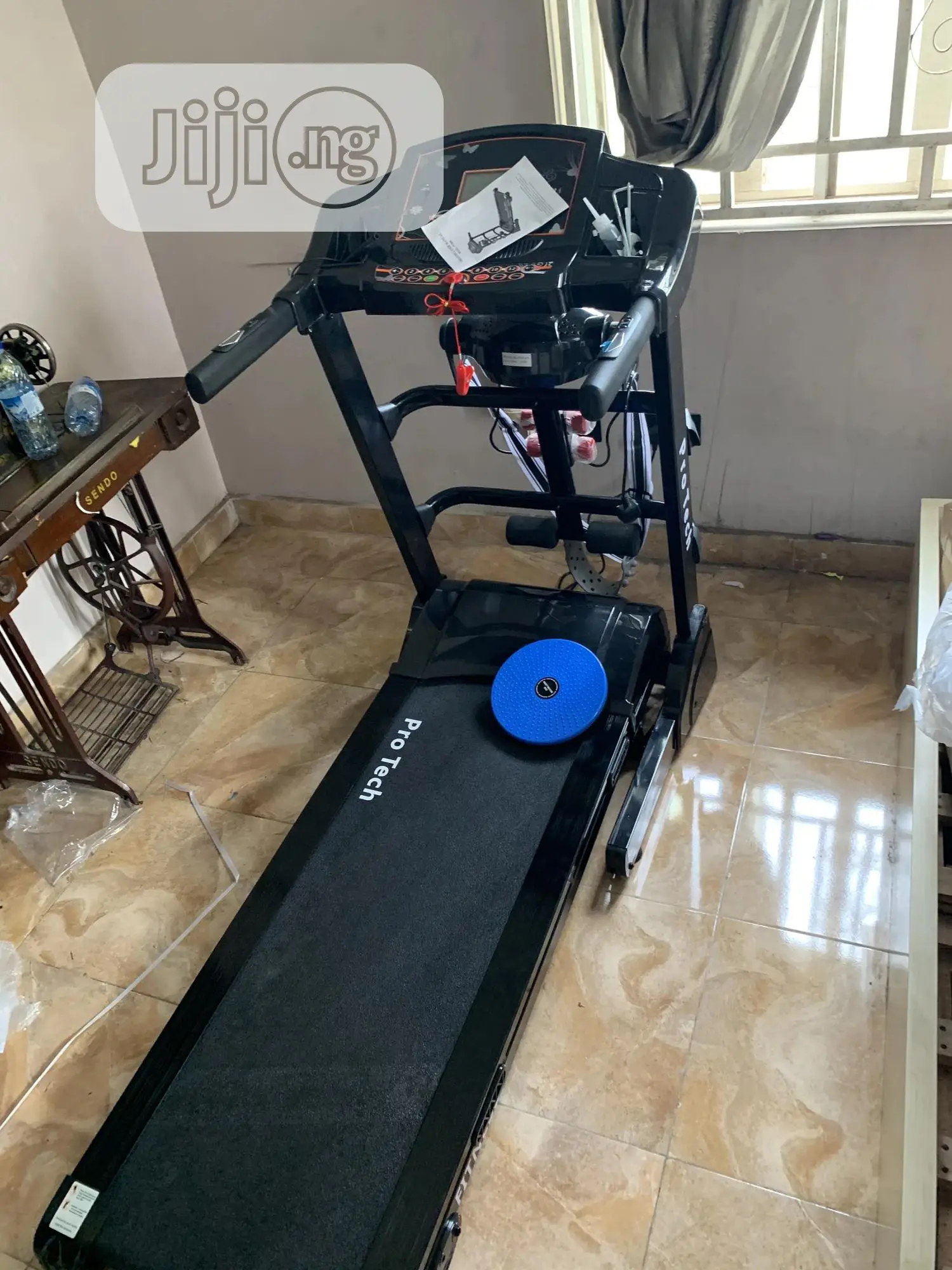2.5hp Treadmill With Massager and Dumbell