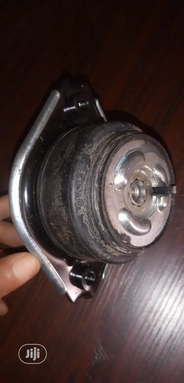 MERCEDES BENZ Engine Mount/Seat