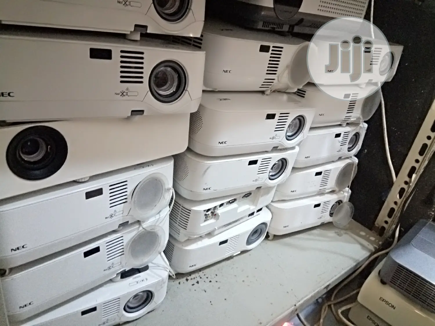 Clean London Used Projector With Excellent Image