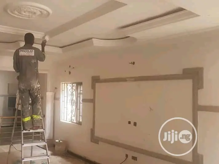 Screeding Wall Screeding