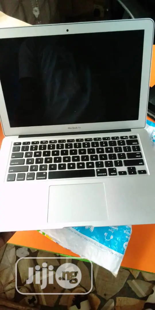 Laptop Apple MacBook Air 8GB Intel Core I5 SSD 256GB
