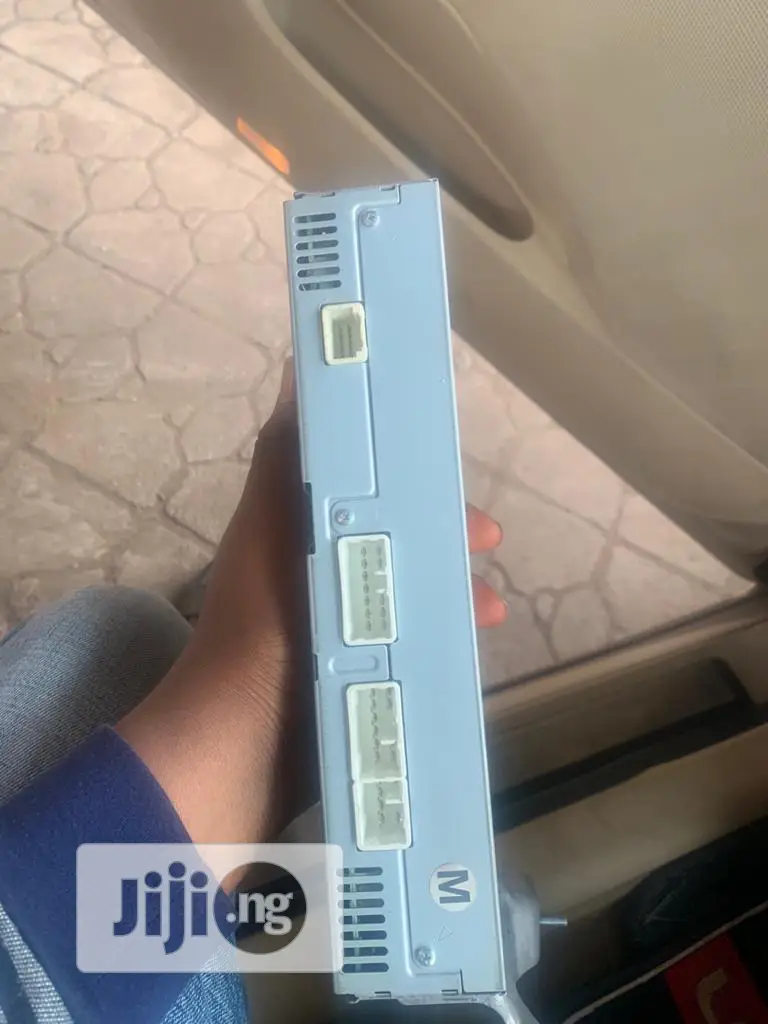 2010-12 Lexus ES 350 Factory Amplifier