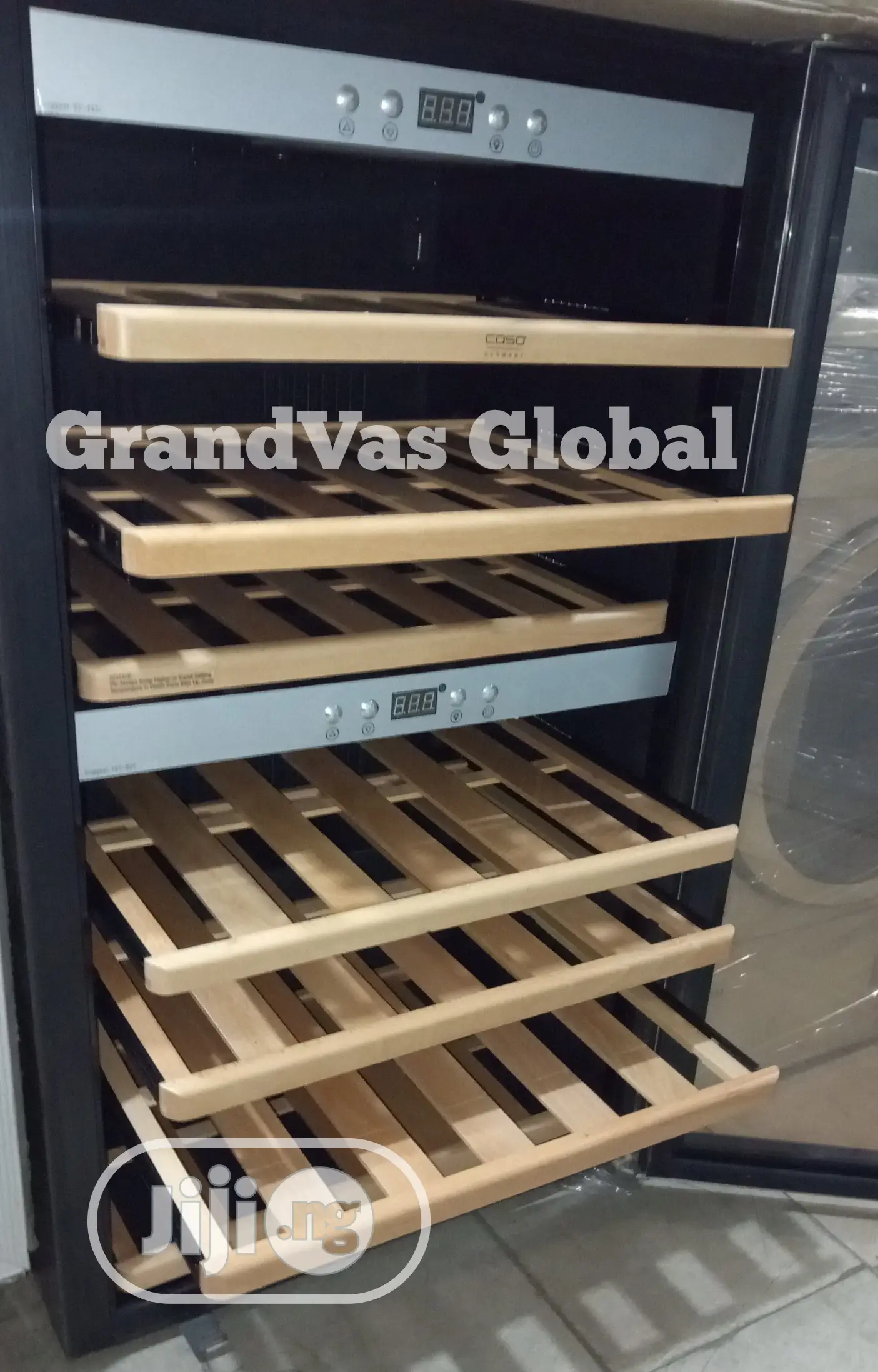 Wine Chiller / Wine Cooler / Wine Cabinet