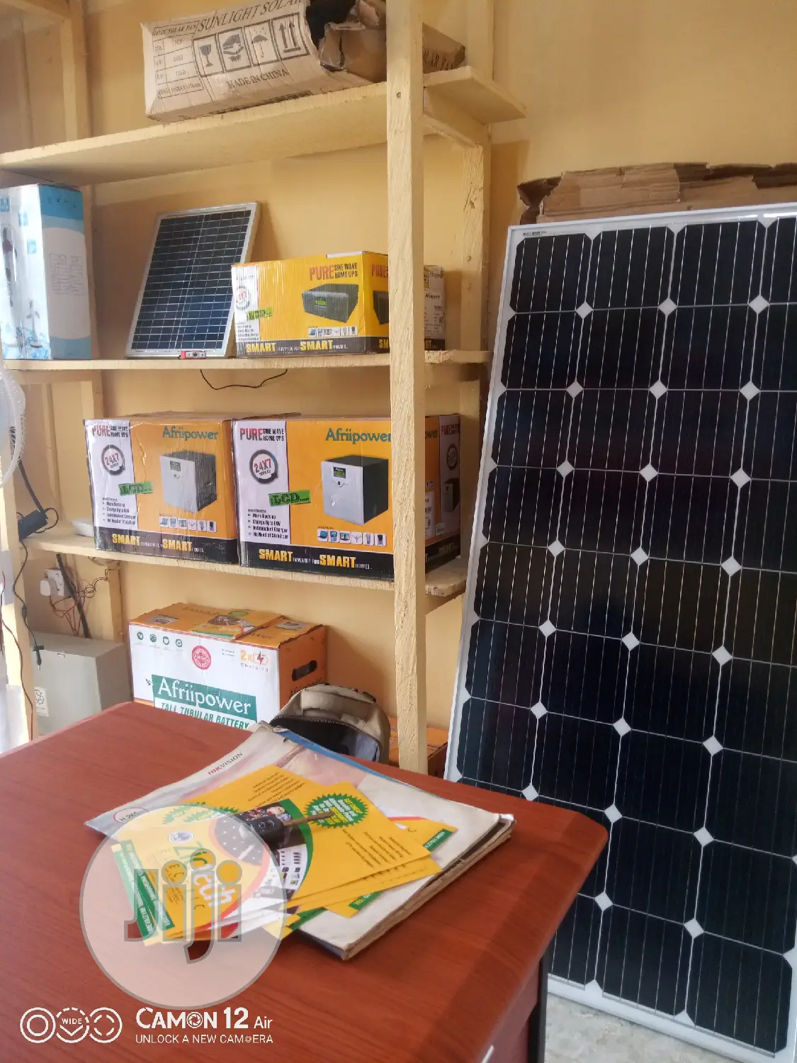 1.7kva/24v With (2) 200ah Batteries and 4 Solar Panels