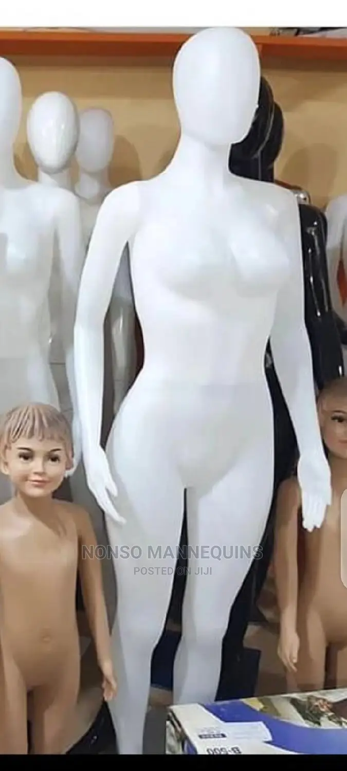 S2q Plastic White Mannequins