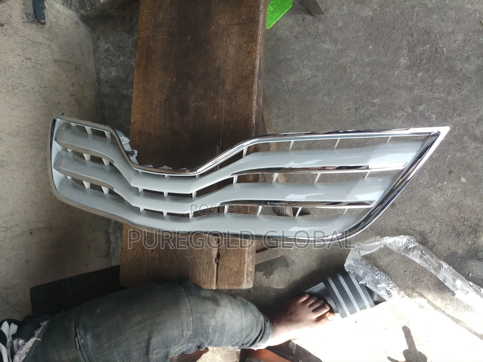 Front Grille for Toyota Camry 2010