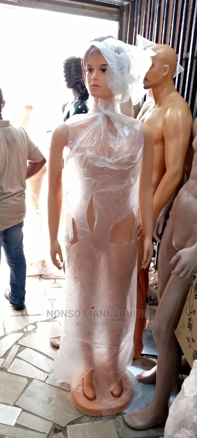 Full Plastic Woman With Detachable Head