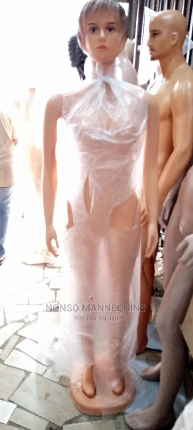 Full Plastic Woman With Detachable Head
