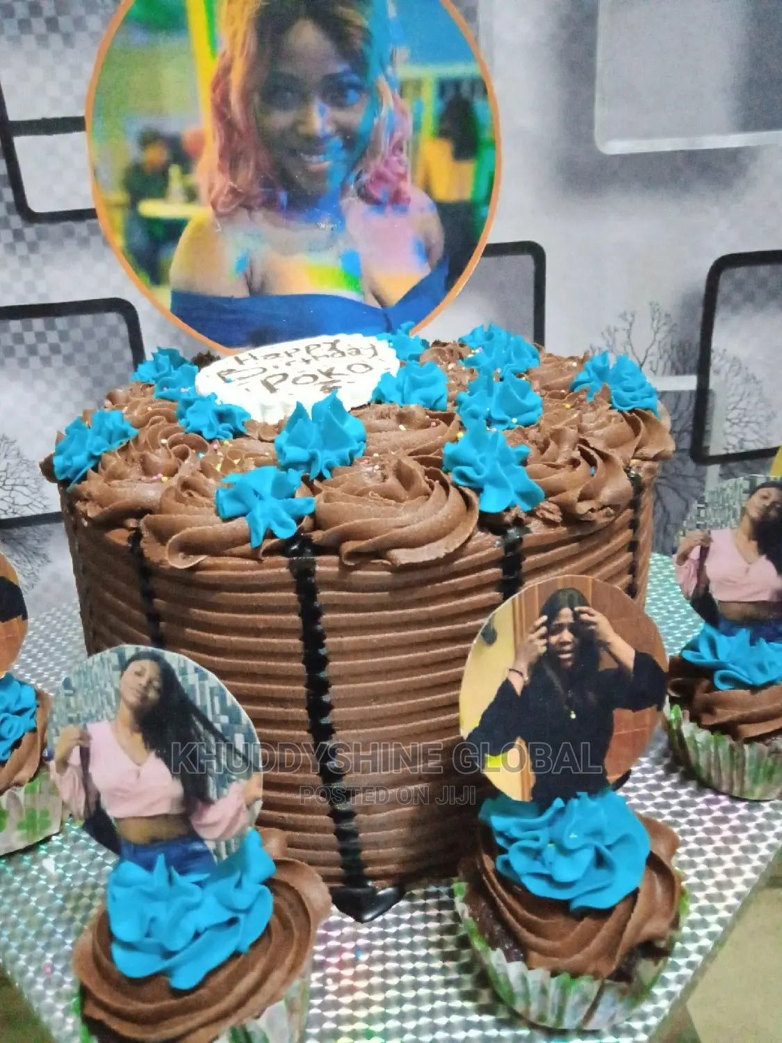 Oil Base Chocolate Cake With 6 Cupcakes