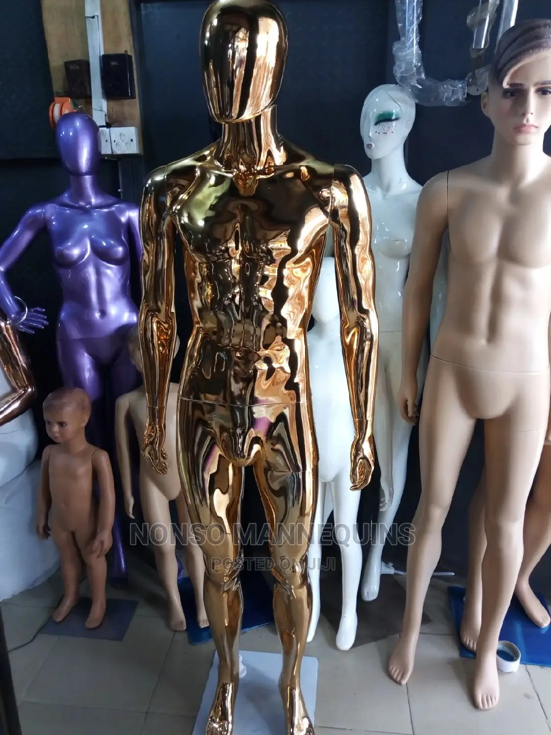 Honey Comb Gold Chrome'l New Mannequins