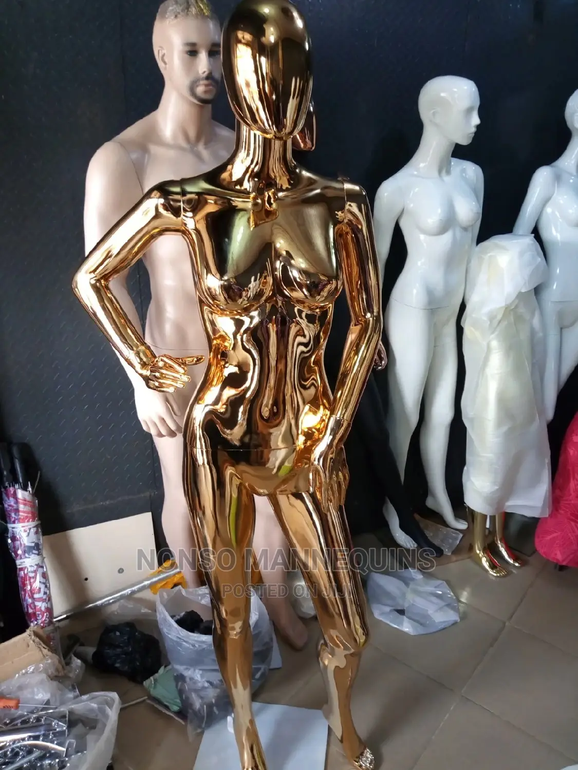 Honey Comb Gold Chrome'l New Mannequins