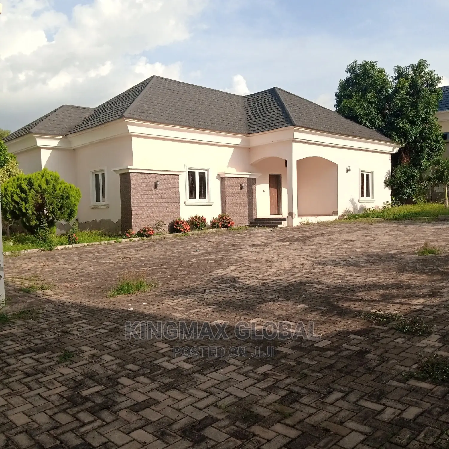 5bdrm Maisonette in Mabushi for sale
