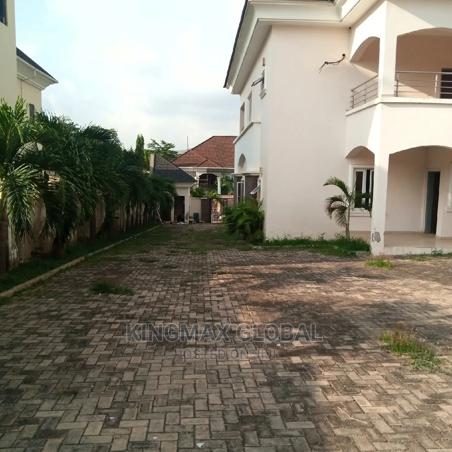 5bdrm Maisonette in Mabushi for sale