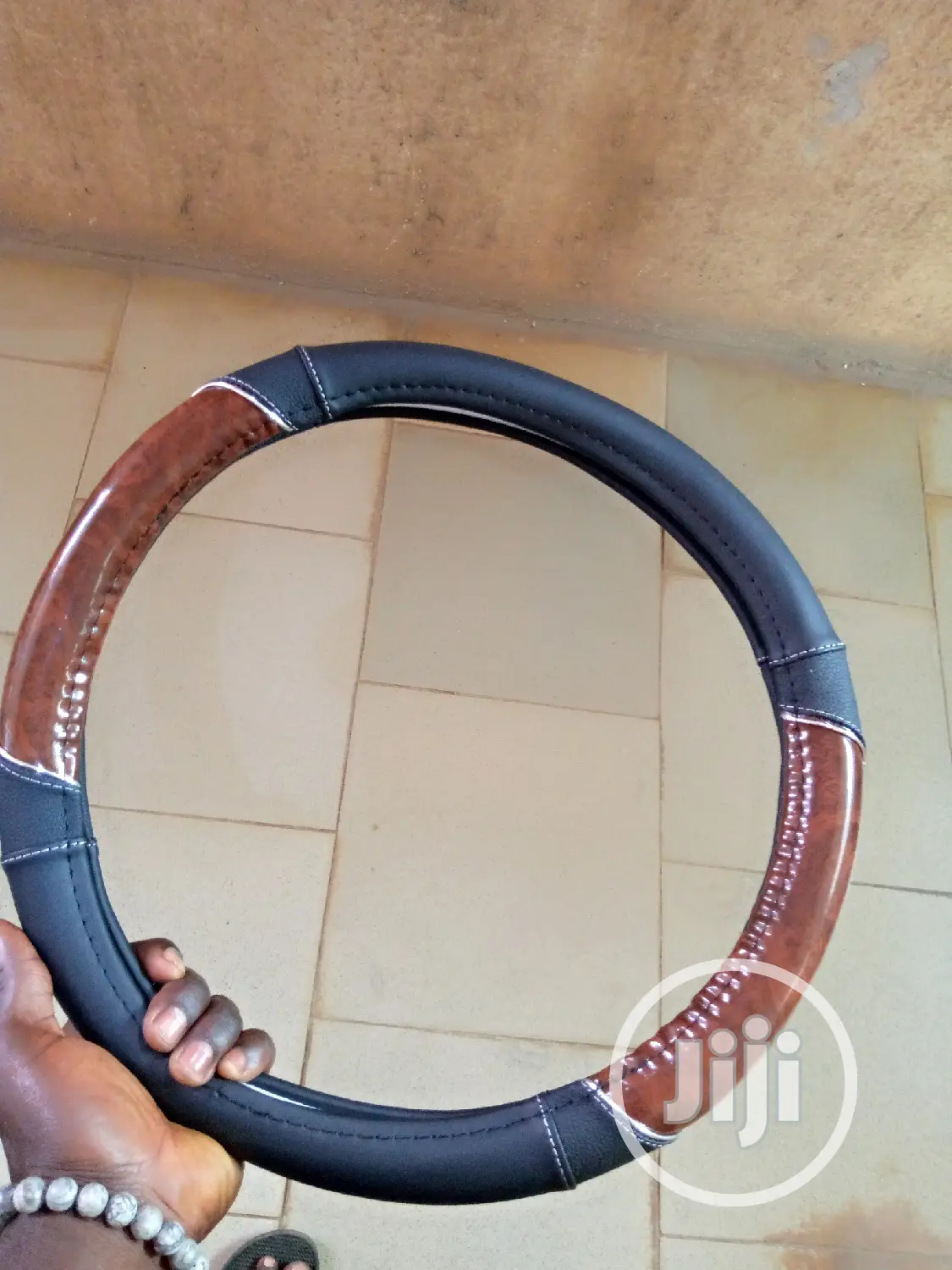 Formica Universal Steering Wheel Cover