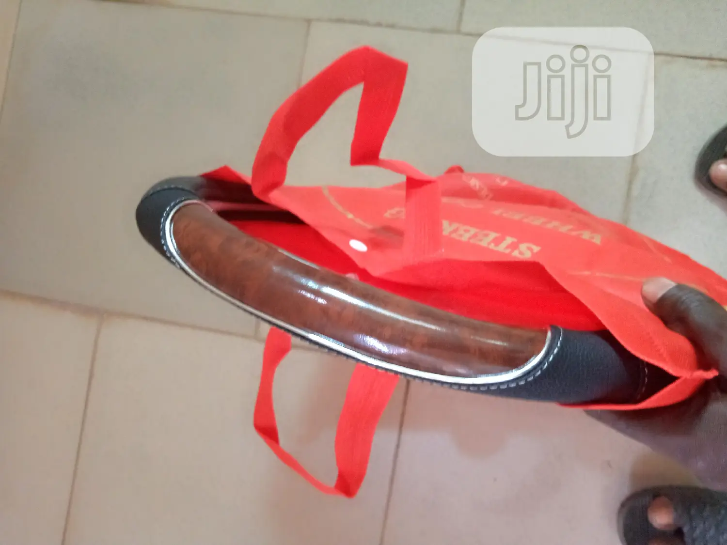 Formica Universal Steering Wheel Cover