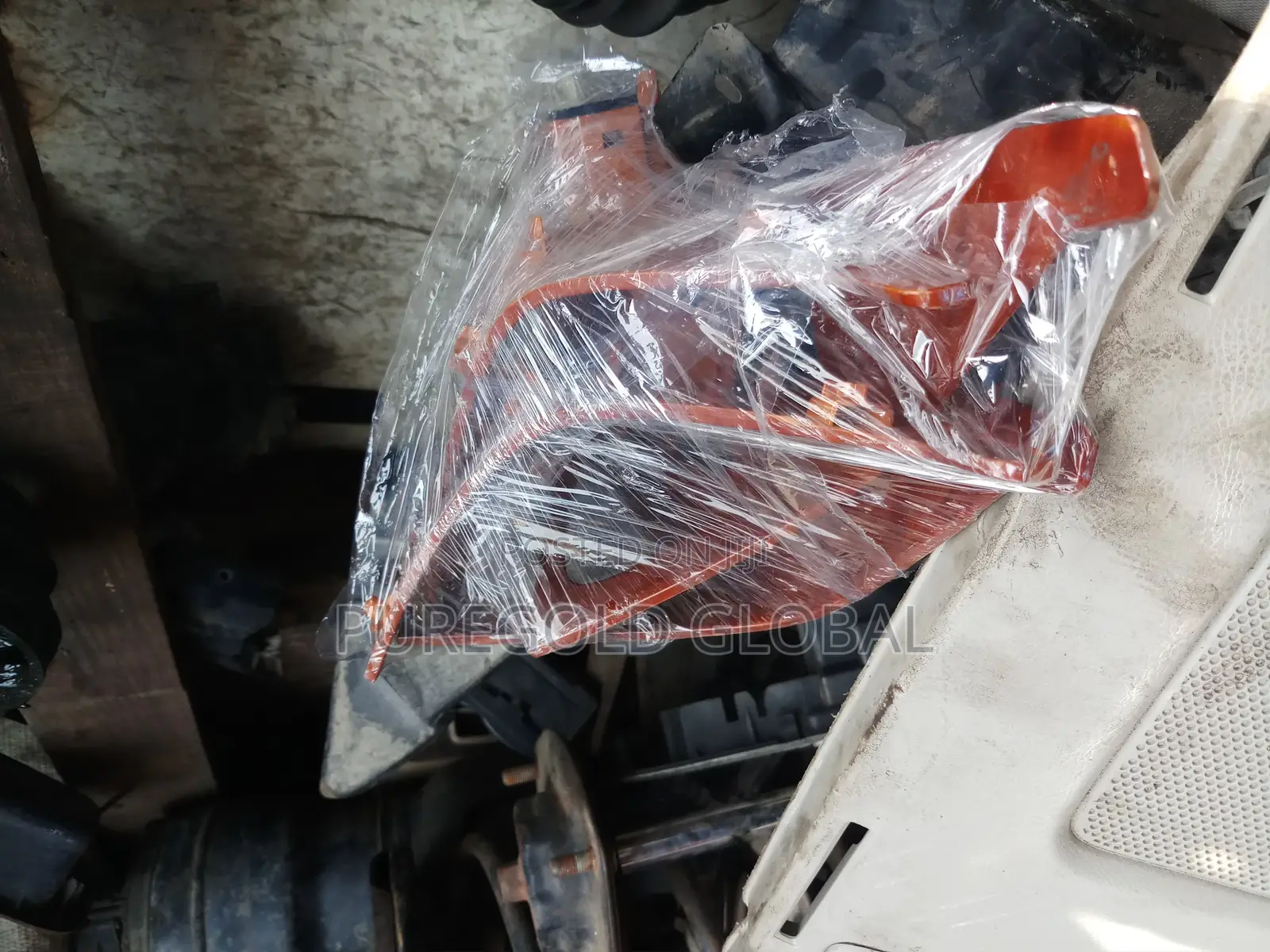 Glass Botton For Toyota Camry 2010