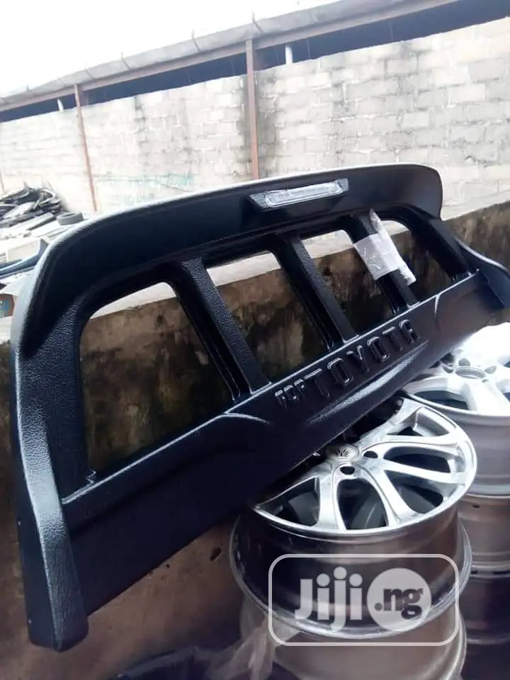 Toyota Hilux Back Protector Fibre