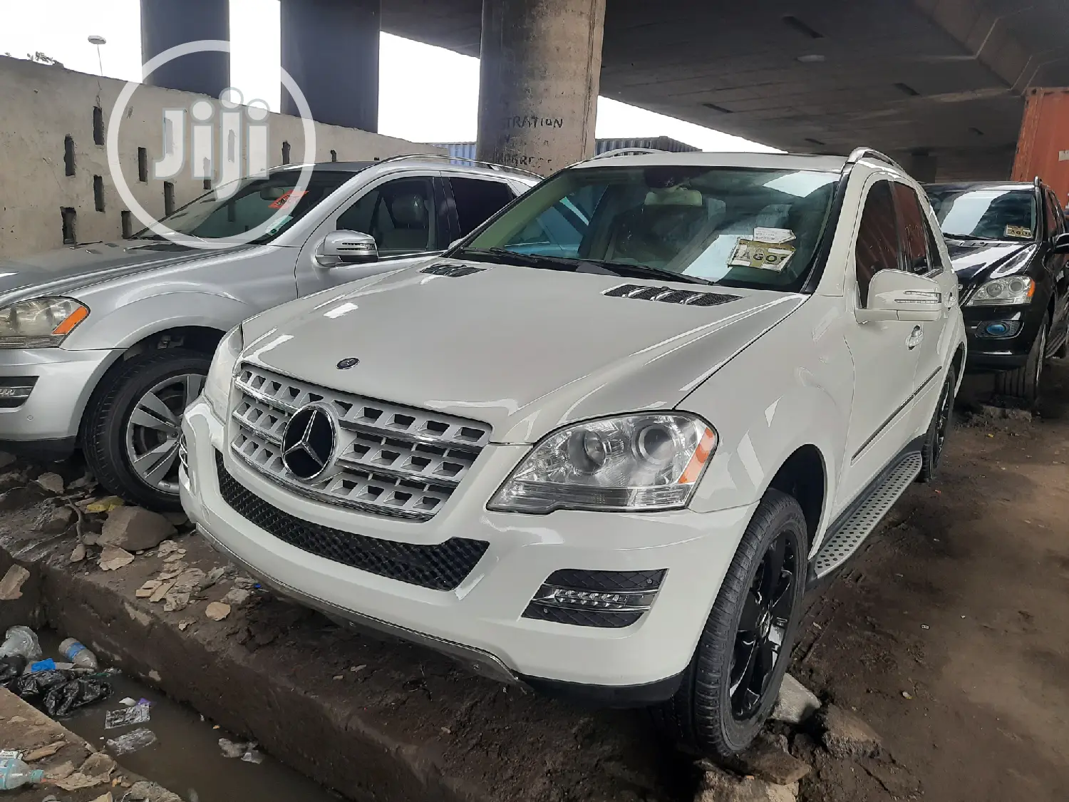 Mercedes-Benz M Class 2011 White
